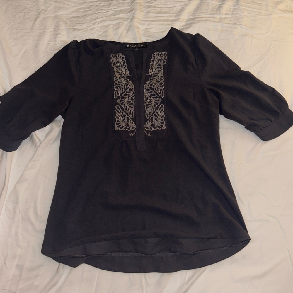 Grey 3-quarter length Brixton Ivy shirt.